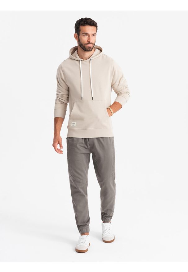 Ombre Clothing - Męskie spodnie dzianinowe joggery z ozdobną plisą – grafitowe V4 OM-PAJO-0202 - XXL. Okazja: na co dzień. Kolor: szary. Materiał: dzianina. Długość: długie. Wzór: aplikacja, jednolity. Styl: casual