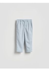 Reserved - Eleganckie spodnie - jasnoniebieski. Kolor: niebieski. Materiał: tkanina, wiskoza. Styl: elegancki #1