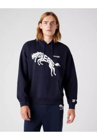 Wrangler - WRANGLER 75TH ANNI MĘSKA BLUZA Z KAPTUREM LOGO NADRUK HOODIE DARK SAPPHIRE W645HTB08 112146182. Typ kołnierza: kaptur. Wzór: nadruk