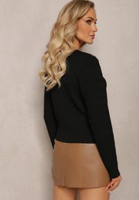 Renee - Czarny Klasyczny Sweter z Ozdobnymi Napami Vakatora. Kolor: czarny. Długość rękawa: długi rękaw. Długość: długie. Styl: klasyczny #4