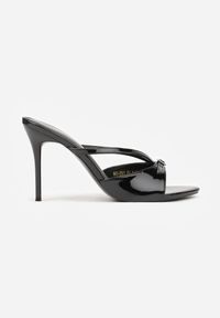 Renee - Czarne Klapki na Szpilce z Paskami Klamerką i Lakierowanym Połyskiem Urneiros. Kolor: czarny. Materiał: lakier. Wzór: aplikacja. Obcas: na szpilce. Styl: elegancki #4