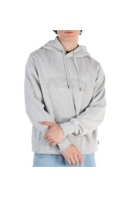 Bluza Prosto Klasyk Hoodie Matched KL251MSWE2041 - szara. Okazja: na co dzień, na spacer. Typ kołnierza: kaptur. Kolor: szary. Materiał: dresówka, bawełna, materiał, poliester. Wzór: aplikacja. Styl: klasyczny, casual. Sport: turystyka piesza