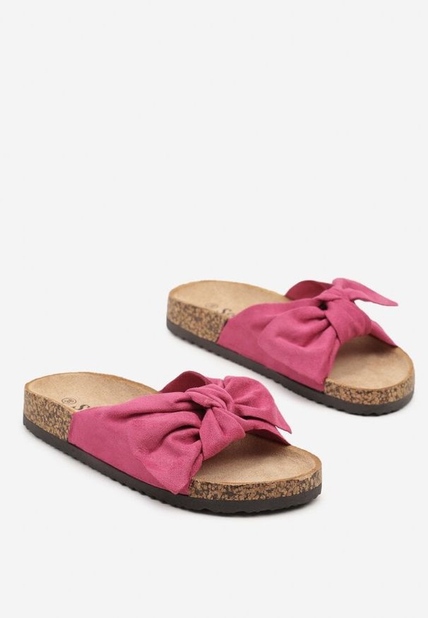 Born2be - Fuksjowe Klapki Ozdobione Kokardą Neovisea. Okazja: na co dzień, na plażę. Kolor: różowy. Wzór: aplikacja. Sezon: lato. Styl: casual