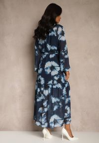 Renee - Granatowa Sukienka o Pudełkowym Kroju w Kwiatowy Wzór Ozdobiona Paskiem Acexia. Okazja: na spotkanie biznesowe, do pracy, na co dzień. Kolor: niebieski. Materiał: skóra. Wzór: kwiaty, aplikacja. Styl: casual, klasyczny, biznesowy #3