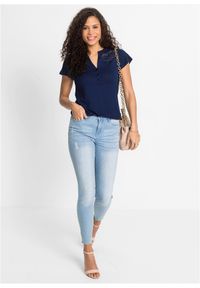 bonprix - T-shirt z dekoltem henley z mieszanki wiskozy. Typ kołnierza: typu henley. Kolor: niebieski. Materiał: wiskoza, koronka. Wzór: koronka #3