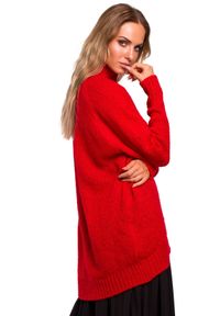 Polskie swetry - Sweter damski oversize asymetryczny sweter z wełną czerwony. Okazja: do pracy, na spacer, na co dzień. Kolor: czerwony. Materiał: wełna. Długość rękawa: długi rękaw. Długość: krótkie. Sezon: jesień, zima. Styl: klasyczny, casual, elegancki #2