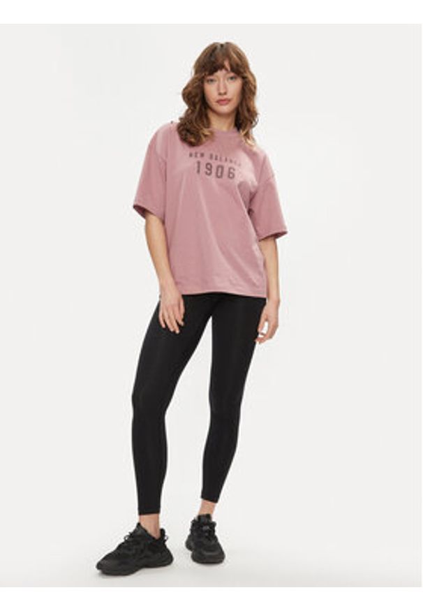 New Balance T-Shirt WT41519 Różowy Oversize. Kolor: różowy. Materiał: bawełna
