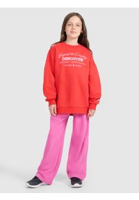 4f - 4F Bluza dresowa oversize nierozpinana bez kaptura dziewczęca - czerwona 140 (9-10 lat). Okazja: na co dzień. Typ kołnierza: bez kaptura. Kolor: czerwony. Materiał: dresówka. Wzór: nadruk, ze splotem, gładki. Sezon: lato. Styl: sportowy, casual