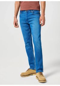 Wrangler - WRANGLER MĘSKIE SPODNIE JEANSOWE GREENSBORO AZURE SKY 112358222 W15Q017440