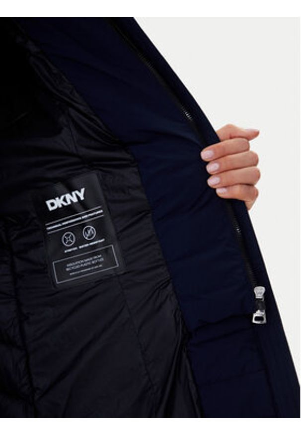 DKNY Płaszcz zimowy DLEMPN46 Granatowy Slim Fit. Kolor: niebieski. Materiał: syntetyk. Sezon: zima