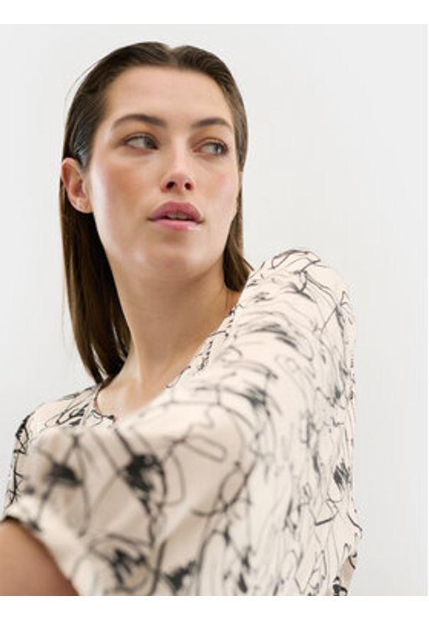 Karen by Simonsen Sukienka codzienna Marbella 10104894 Beżowy Regular Fit. Okazja: na co dzień. Kolor: beżowy. Materiał: wiskoza. Typ sukienki: proste. Styl: casual