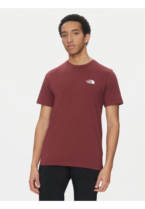 The North Face T-Shirt Simple Dome NF0A87NG Bordowy Regular Fit. Kolor: czerwony. Materiał: bawełna, syntetyk