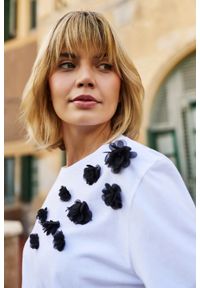 MOODO - T-shirt z aplikacją biały. Kolor: biały. Materiał: bawełna. Wzór: aplikacja