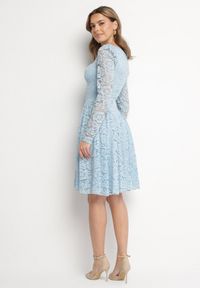 Born2be - Niebieska Sukienka Koronkowa o Rozkloszowanym Kroju Telomira. Okazja: na co dzień. Kolor: niebieski. Materiał: koronka. Długość rękawa: długi rękaw. Typ sukienki: proste, rozkloszowane. Styl: casual, klasyczny #2