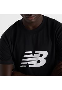 Koszulka męska New Balance MT43906BK – czarna. Kolor: czarny. Materiał: bawełna. Długość rękawa: krótki rękaw. Długość: krótkie #4