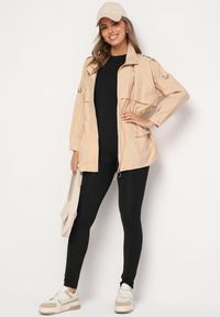 Born2be - Ciemnobeżowa Kurtka Parka z Bawełną Ściągana w Pasie Troczkiem Zapinana na Napy Velethra. Okazja: na co dzień. Kolor: beżowy. Materiał: bawełna. Styl: casual #6