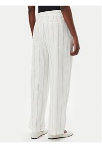 GAP - Gap Spodnie materiałowe 713998-01 Écru Wide Leg. Kolor: kremowy. Materiał: wiskoza, len #4