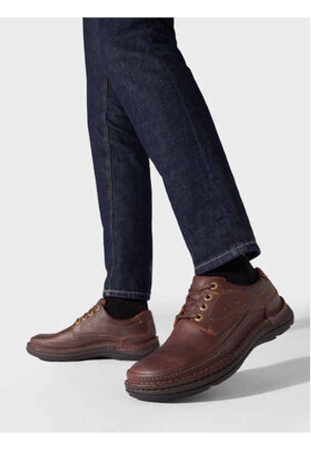 Clarks Półbuty Nature Three 203390057 Brązowy. Kolor: brązowy. Materiał: skóra