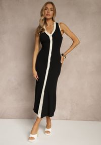 Renee - Czarna Sukienka Bodycon z Wiskozą Ozdobiona Guzikami Lisaloria. Kolor: czarny. Materiał: wiskoza. Wzór: aplikacja. Typ sukienki: bodycon. Styl: klasyczny, elegancki #5