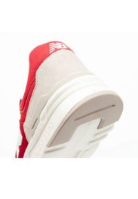 Buty New Balance GR997HBS czerwone. Zapięcie: sznurówki. Kolor: czerwony. Materiał: materiał. Szerokość cholewki: normalna #5