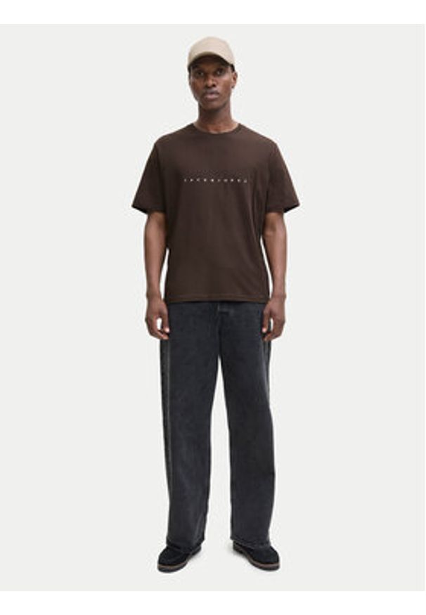 Jack & Jones T-Shirt Star 12234746 Brązowy Relaxed Fit. Kolor: brązowy. Materiał: bawełna