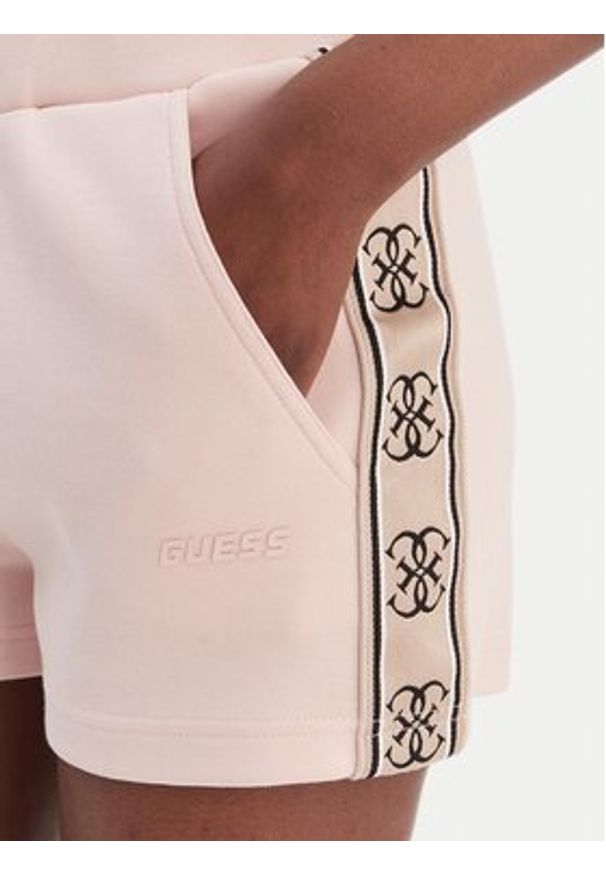 Guess Szorty sportowe V3GD13 KB3P2 Różowy Regular Fit. Kolor: różowy. Materiał: bawełna