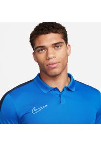 Koszulka sportowa męska Nike Drifit Academy. Typ kołnierza: polo. Kolor: biały, niebieski, wielokolorowy. Materiał: poliester