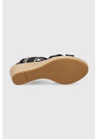 TOMMY HILFIGER - Tommy Hilfiger sandały SEASONAL WEBBING MID WEDGE damskie kolor granatowy na koturnie FW0FW07091. Zapięcie: klamry. Kolor: niebieski. Materiał: bawełna, guma. Obcas: na koturnie #3