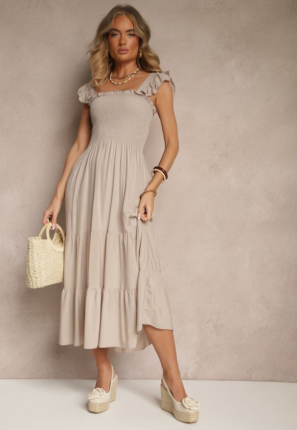 Renee - Beżowa Sukienka z Bawełny na Ramiączkach Ozdobiona Falbanami i Gumkami Mevalys. Okazja: na co dzień. Kolor: beżowy. Materiał: bawełna. Długość rękawa: na ramiączkach. Wzór: aplikacja. Typ sukienki: rozkloszowane. Styl: casual, elegancki