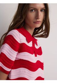 Reserved - Sweter polo w paski - wielobarwny. Typ kołnierza: polo. Materiał: dzianina, wiskoza. Wzór: paski