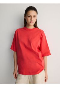 Reserved - T-shirt oversize - czerwony. Kolor: czerwony. Materiał: bawełna, dzianina