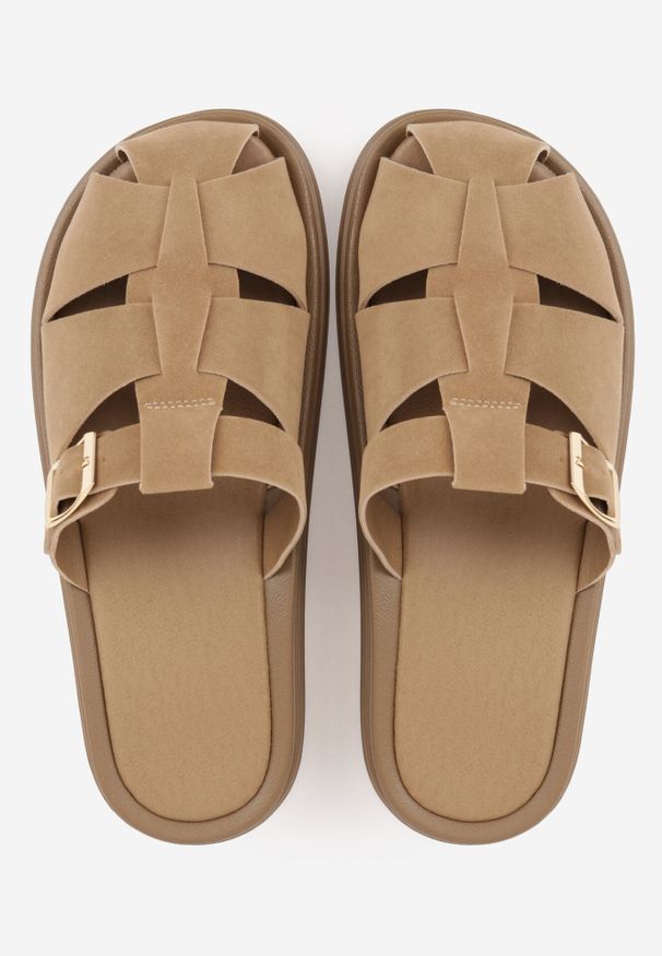 Born2be - Ciemnobeżowe Klapki z Paskami i Kwadratową Sprzączką Olyndar. Okazja: na co dzień. Kolor: beżowy. Materiał: jeans. Sezon: lato. Styl: casual