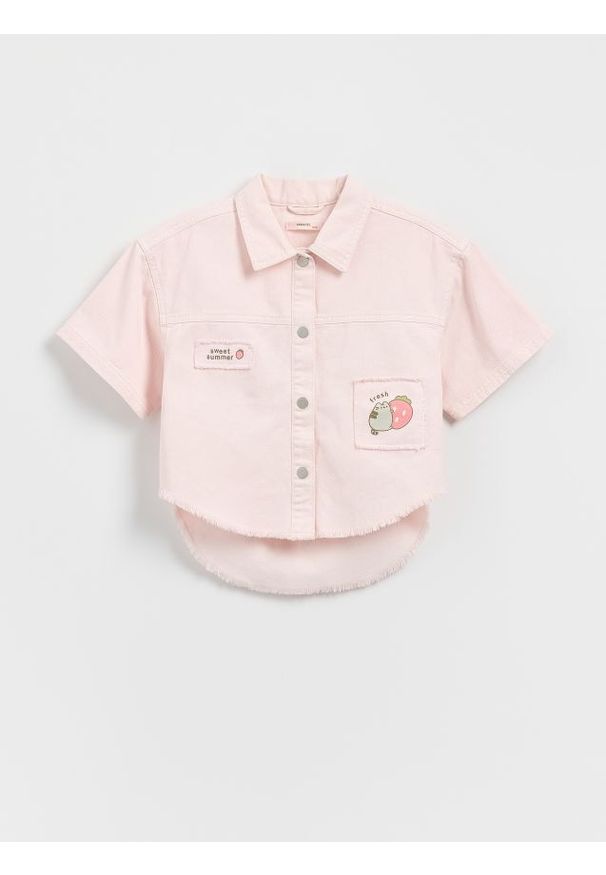 Reserved - Koszula z haftem Pusheen - pastelowy róż. Kolor: różowy. Materiał: tkanina, bawełna. Długość: krótkie. Wzór: haft