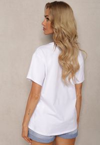 Renee - Biały T-shirt z Bawełny Wykończony z Przodu Nadrukiem Risalynn. Kolor: biały. Materiał: bawełna. Wzór: nadruk. Sezon: lato