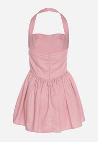 Born2be - Różowa Rozkloszowana Sukienka Vices z Paskiem na Szyję Nelimira. Okazja: na co dzień. Kolor: różowy. Wzór: aplikacja. Styl: elegancki, casual