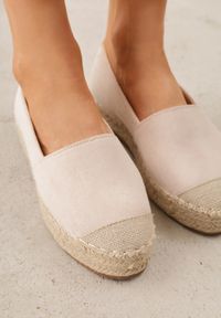 Renee - Beżowe Espadryle na Plecionej Podeszwie Sirelora. Okazja: na co dzień. Kolor: beżowy. Wzór: ażurowy. Sezon: lato. Obcas: na platformie. Styl: boho, casual, elegancki #8