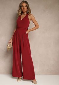 Renee - Bordowy Kombinezon o Taliowanym Kroju z Dekoltem Halter i Wiązanym Paskiem Malisena. Okazja: na co dzień, na imprezę, na randkę. Kolor: czerwony. Styl: elegancki, casual