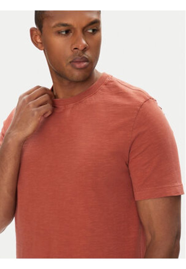 United Colors of Benetton - United Colors Of Benetton T-Shirt 36JGU105U Bordowy Relaxed Fit. Kolor: czerwony. Materiał: bawełna