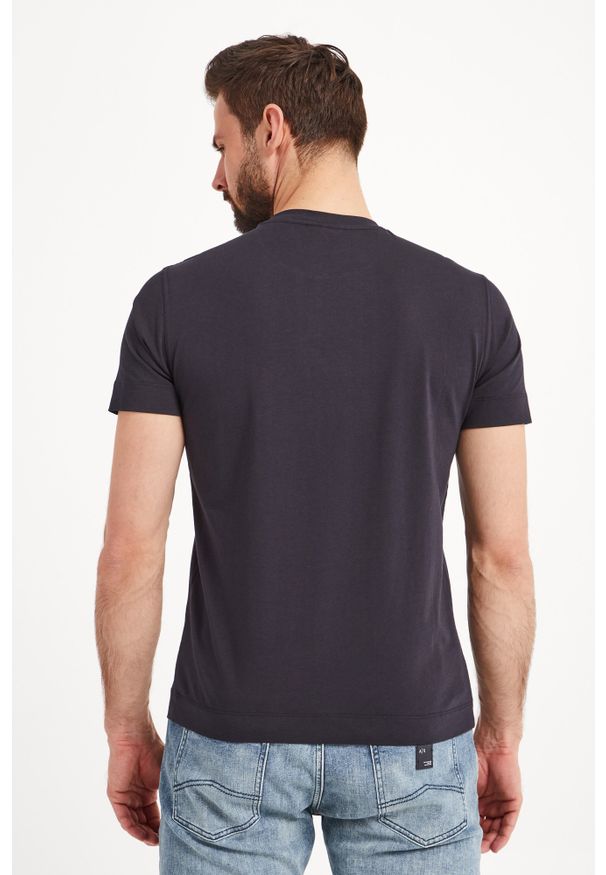 T-shirt Emporio Armani elegancki