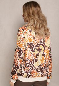 Renee - Beżowo-Pomarańczowa Bluza w Stylu Bomberki Ozdobiona Abstrakcyjnym Wzorem Terenika. Kolor: beżowy. Materiał: tkanina. Wzór: aplikacja #2