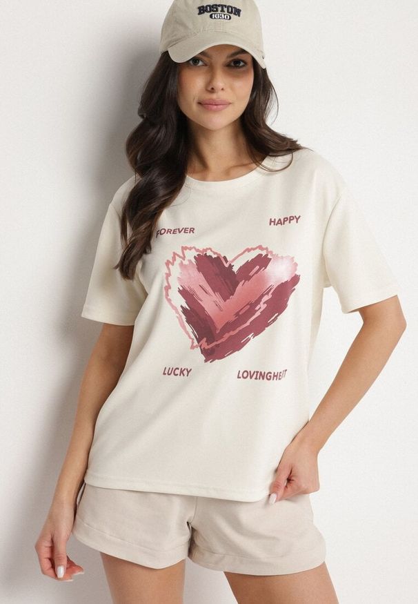Born2be - Jasnobeżowy T-shirt z Ozdobnym Nadrukiem Palithiela. Okazja: na co dzień. Kolor: beżowy. Materiał: jeans. Wzór: nadruk. Styl: klasyczny, casual
