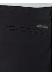 Calvin Klein Jeans Szorty materiałowe LV04RF617G Czarny Regular Fit. Kolor: czarny. Materiał: bawełna #3