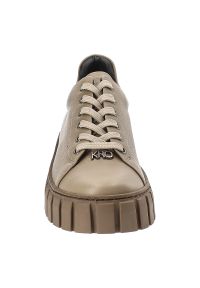 Beżowe Sneakersy Karino Modne Obuwie Damskie. Okazja: na co dzień, na spacer. Zapięcie: sznurówki. Kolor: beżowy. Materiał: guma, skóra. Obcas: na platformie. Sport: turystyka piesza #4