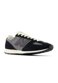 Buty unisex New Balance U471AQ – czarna. Kolor: czarny. Materiał: zamsz. Szerokość cholewki: normalna. Wzór: jodełka. Sezon: lato #5