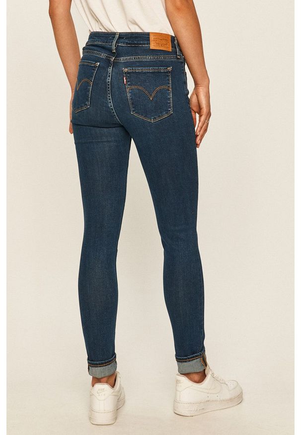 Levi's® - Levi's - Jeansy 711. Okazja: na spotkanie biznesowe. Kolor: niebieski. Styl: biznesowy