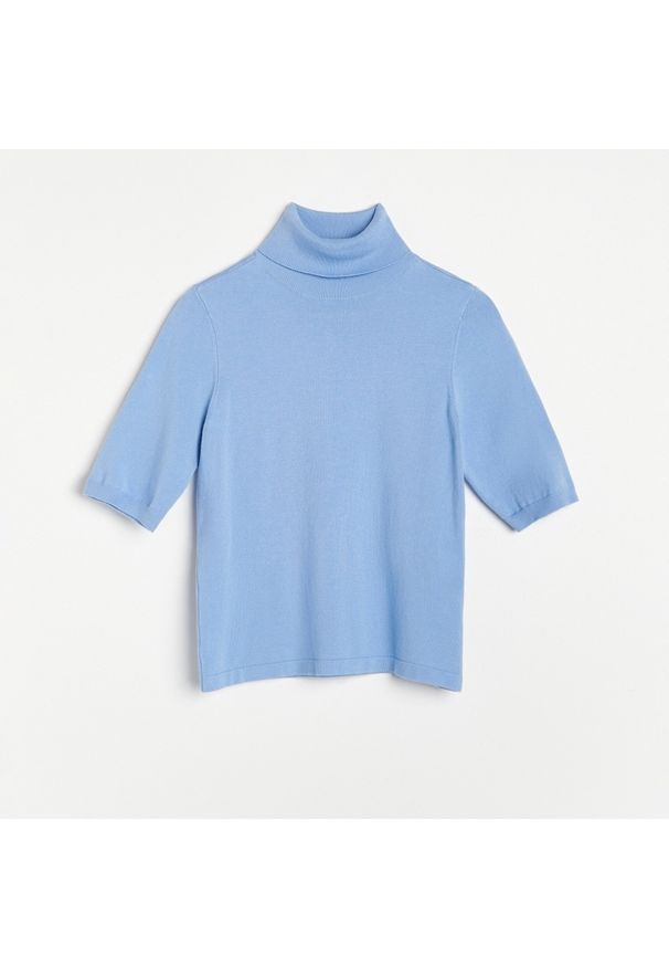 Reserved - Lekki sweter z golfem - Niebieski. Typ kołnierza: golf. Kolor: niebieski
