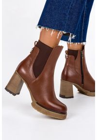 Casu - Kasztanowe botki skórzane damskie na klocku z gumką produkt polski casu 60440. Kolor: brązowy. Materiał: skóra. Sezon: jesień. Styl: elegancki #2