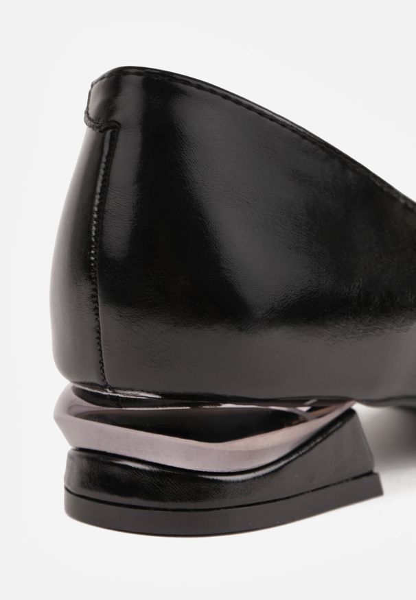 Born2be - Czarne Lakierowane Czółenka Vices ze Skórzaną Wkładką na Obcasie z Aplikacją Celvila. Okazja: na co dzień. Kolor: czarny. Materiał: skóra, lakier. Wzór: aplikacja. Obcas: na obcasie. Styl: casual. Wysokość obcasa: średni