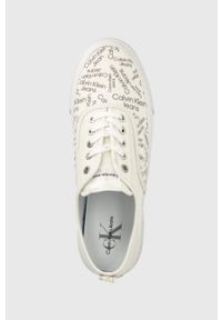 Calvin Klein Jeans tenisówki męskie kolor biały. Nosek buta: okrągły. Zapięcie: sznurówki. Kolor: biały. Materiał: materiał, włókno, guma