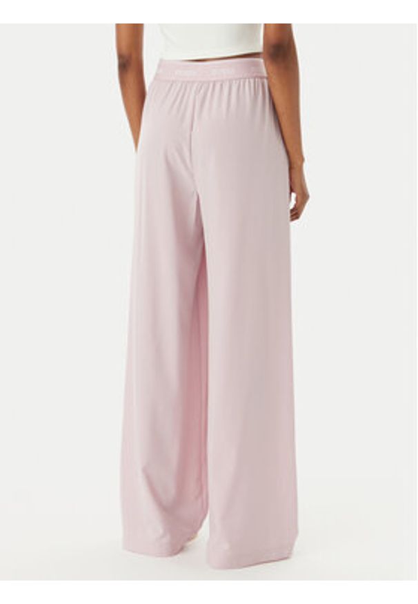 Guess Spodnie materiałowe V6GB08 W1771 Różowy jasny Regular Fit. Kolor: różowy. Materiał: syntetyk